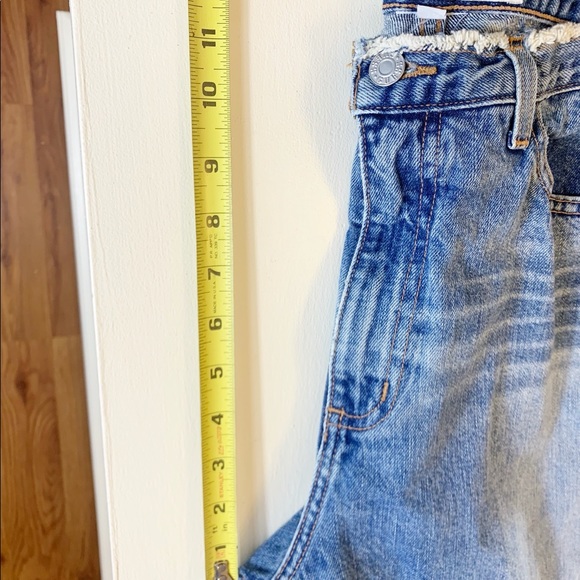 Vintage Guess Stonewashed Mom Jeans - Picture 10 of 13